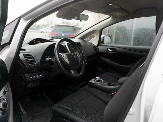 Серый Ниссан Лиф, объемом двигателя 0 л и пробегом 174 тыс. км за 5800 $, фото 16 на Automoto.ua