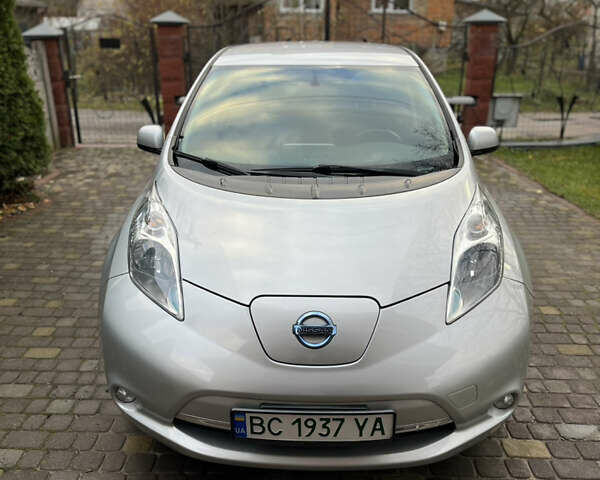 Серый Ниссан Лиф, объемом двигателя 0 л и пробегом 147 тыс. км за 7350 $, фото 1 на Automoto.ua