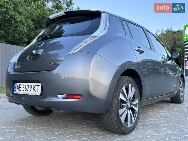 Сірий Ніссан Ліф, об'ємом двигуна 0 л та пробігом 132 тис. км за 7200 $, фото 11 на Automoto.ua