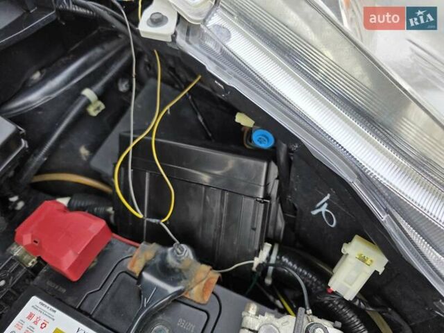 Серый Ниссан Лиф, объемом двигателя 0 л и пробегом 115 тыс. км за 8000 $, фото 16 на Automoto.ua