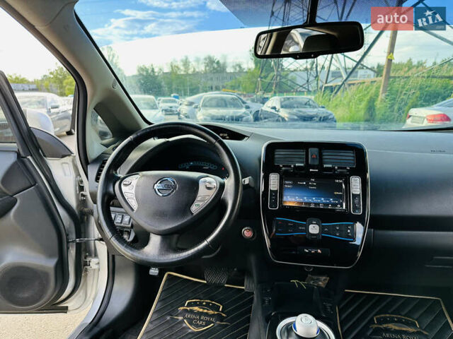 Серый Ниссан Лиф, объемом двигателя 0 л и пробегом 67 тыс. км за 8500 $, фото 19 на Automoto.ua