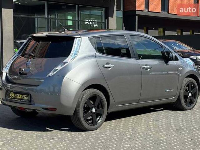 Серый Ниссан Лиф, объемом двигателя 0 л и пробегом 166 тыс. км за 12800 $, фото 5 на Automoto.ua