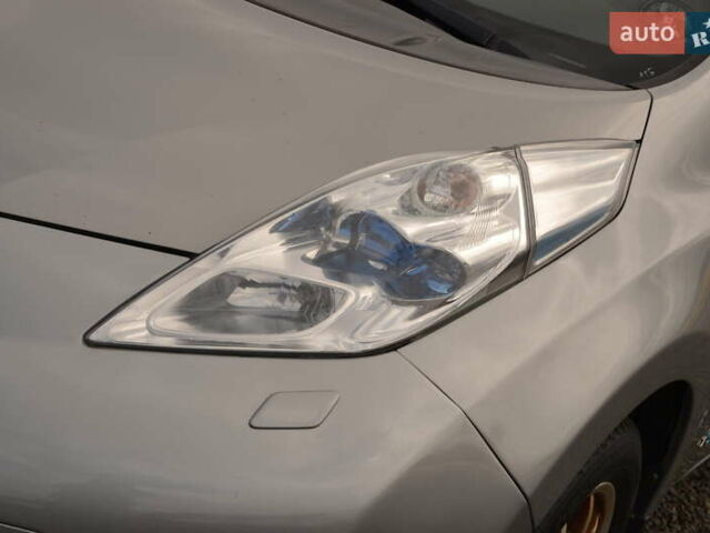 Серый Ниссан Лиф, объемом двигателя 0 л и пробегом 99 тыс. км за 6650 $, фото 12 на Automoto.ua