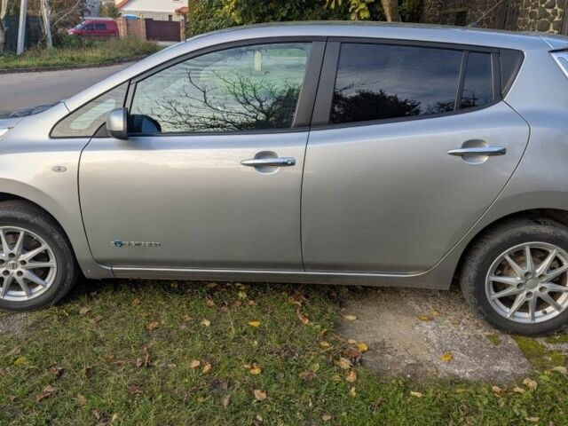 Серый Ниссан Лиф, объемом двигателя 0 л и пробегом 186 тыс. км за 6700 $, фото 2 на Automoto.ua