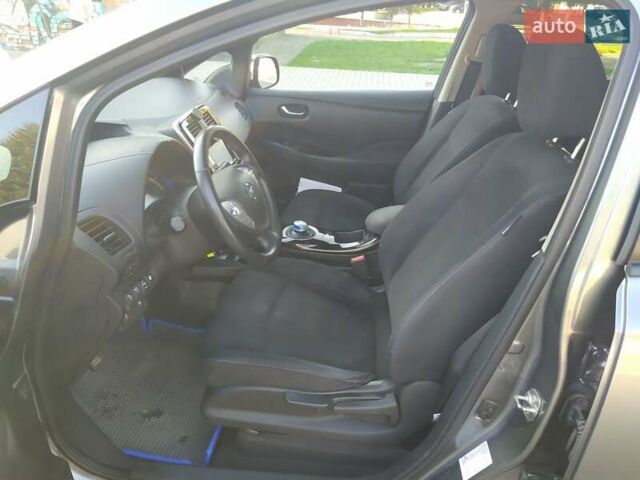 Серый Ниссан Лиф, объемом двигателя 0 л и пробегом 156 тыс. км за 7999 $, фото 2 на Automoto.ua