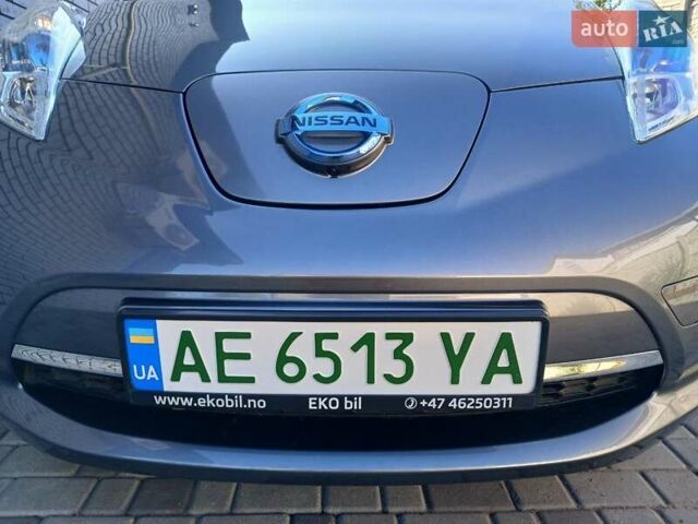 Серый Ниссан Лиф, объемом двигателя 0 л и пробегом 119 тыс. км за 7100 $, фото 4 на Automoto.ua