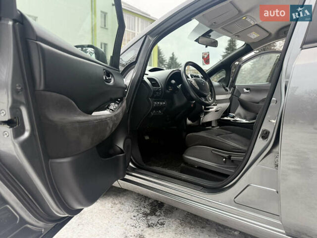 Сірий Ніссан Ліф, об'ємом двигуна 0 л та пробігом 92 тис. км за 7280 $, фото 12 на Automoto.ua