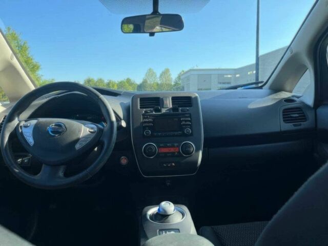 Серый Ниссан Лиф, объемом двигателя 0 л и пробегом 79 тыс. км за 4700 $, фото 6 на Automoto.ua