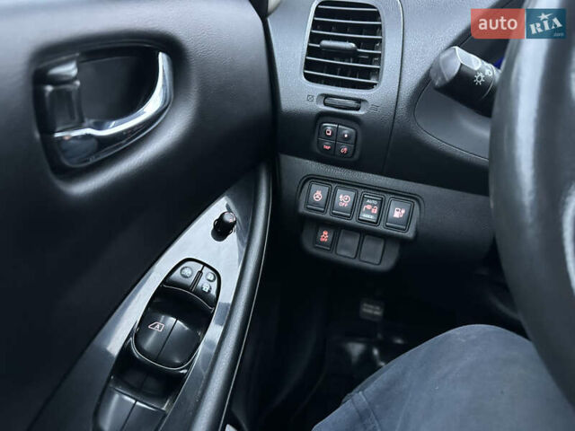 Серый Ниссан Лиф, объемом двигателя 0 л и пробегом 130 тыс. км за 5400 $, фото 18 на Automoto.ua