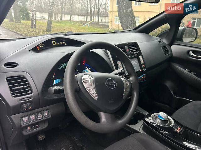 Сірий Ніссан Ліф, об'ємом двигуна 0 л та пробігом 111 тис. км за 8100 $, фото 3 на Automoto.ua