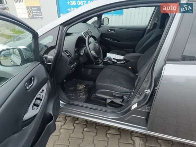 Серый Ниссан Лиф, объемом двигателя 0 л и пробегом 100 тыс. км за 6450 $, фото 22 на Automoto.ua