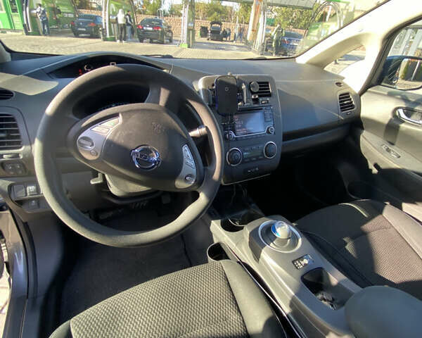 Сірий Ніссан Ліф, об'ємом двигуна 0 л та пробігом 75 тис. км за 7300 $, фото 12 на Automoto.ua