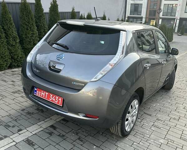 Серый Ниссан Лиф, объемом двигателя 0 л и пробегом 142 тыс. км за 6990 $, фото 5 на Automoto.ua