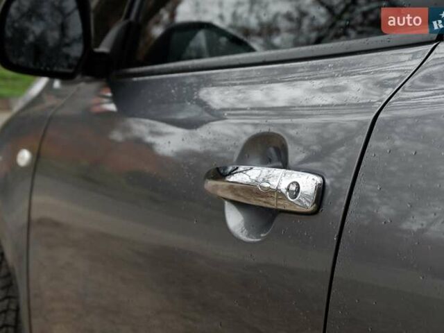 Серый Ниссан Лиф, объемом двигателя 0 л и пробегом 151 тыс. км за 7300 $, фото 7 на Automoto.ua