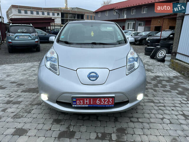 Серый Ниссан Лиф, объемом двигателя 0 л и пробегом 130 тыс. км за 5400 $, фото 1 на Automoto.ua