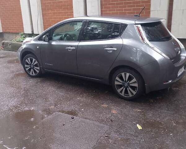 Сірий Ніссан Ліф, об'ємом двигуна 0 л та пробігом 150 тис. км за 7200 $, фото 1 на Automoto.ua
