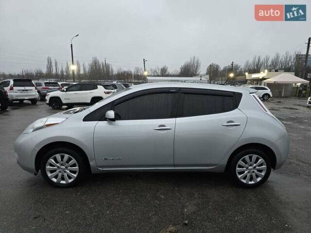 Серый Ниссан Лиф, объемом двигателя 0 л и пробегом 103 тыс. км за 6999 $, фото 6 на Automoto.ua