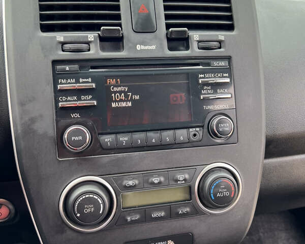 Серый Ниссан Лиф, объемом двигателя 0 л и пробегом 105 тыс. км за 11900 $, фото 28 на Automoto.ua