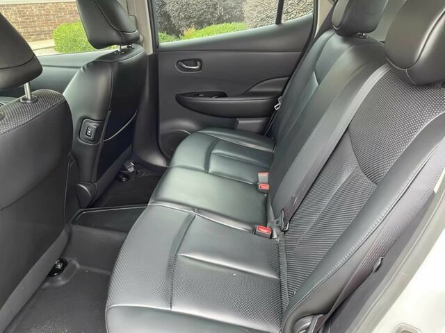 Серый Ниссан Лиф, объемом двигателя 0 л и пробегом 79 тыс. км за 6300 $, фото 12 на Automoto.ua