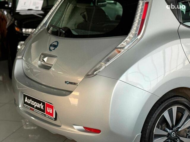Сірий Ніссан Ліф, об'ємом двигуна 0 л та пробігом 112 тис. км за 8390 $, фото 3 на Automoto.ua