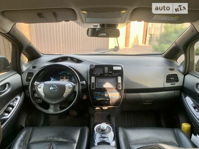 Серый Ниссан Лиф, объемом двигателя 0 л и пробегом 151 тыс. км за 7300 $, фото 21 на Automoto.ua