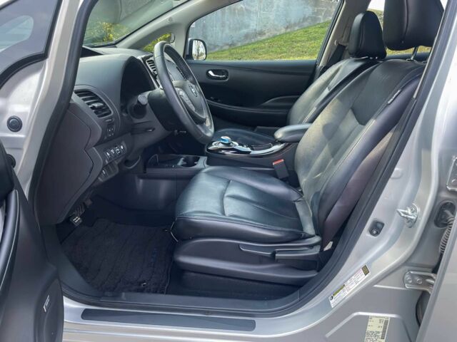 Серый Ниссан Лиф, объемом двигателя 0 л и пробегом 78 тыс. км за 2500 $, фото 9 на Automoto.ua