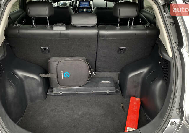 Сірий Ніссан Ліф, об'ємом двигуна 0 л та пробігом 111 тис. км за 7300 $, фото 53 на Automoto.ua