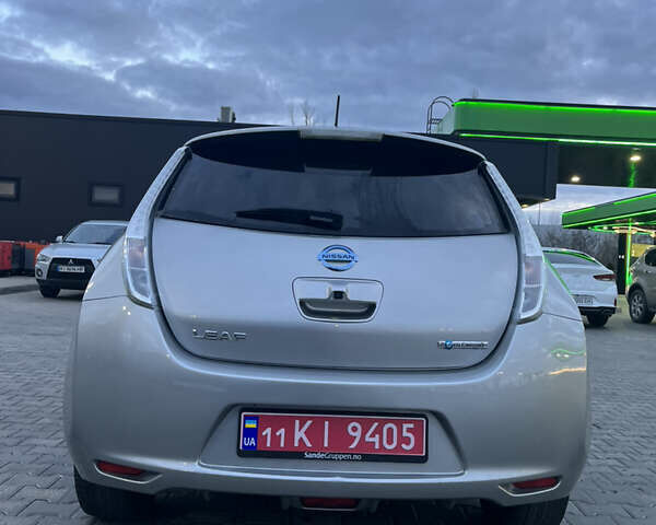 Серый Ниссан Лиф, объемом двигателя 0 л и пробегом 118 тыс. км за 7500 $, фото 6 на Automoto.ua