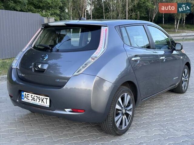 Сірий Ніссан Ліф, об'ємом двигуна 0 л та пробігом 132 тис. км за 7200 $, фото 5 на Automoto.ua