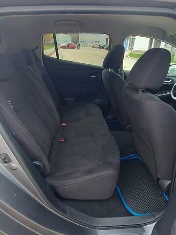 Серый Ниссан Лиф, объемом двигателя 0 л и пробегом 127 тыс. км за 8000 $, фото 22 на Automoto.ua