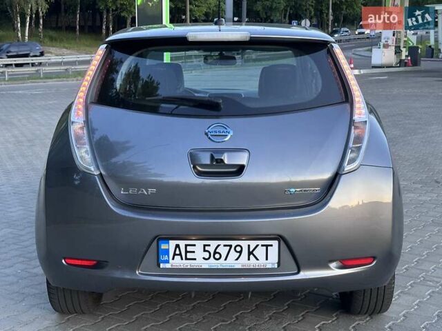 Сірий Ніссан Ліф, об'ємом двигуна 0 л та пробігом 132 тис. км за 7200 $, фото 6 на Automoto.ua