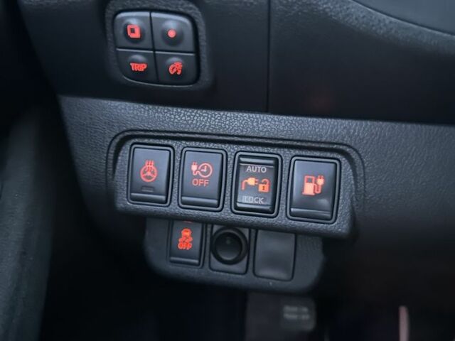 Серый Ниссан Лиф, объемом двигателя 0 л и пробегом 130 тыс. км за 6500 $, фото 19 на Automoto.ua