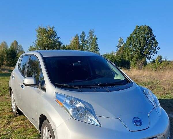 Сірий Ніссан Ліф, об'ємом двигуна 0 л та пробігом 155 тис. км за 6800 $, фото 4 на Automoto.ua