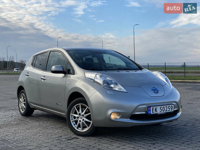 Серый Ниссан Лиф, объемом двигателя 0 л и пробегом 137 тыс. км за 5400 $, фото 30 на Automoto.ua