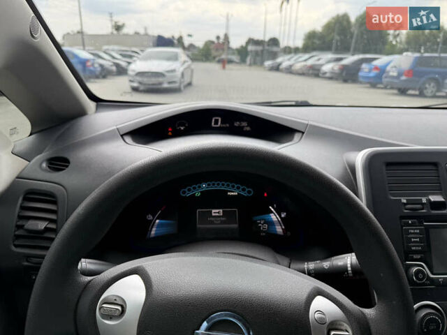 Серый Ниссан Лиф, объемом двигателя 0 л и пробегом 77 тыс. км за 7800 $, фото 15 на Automoto.ua