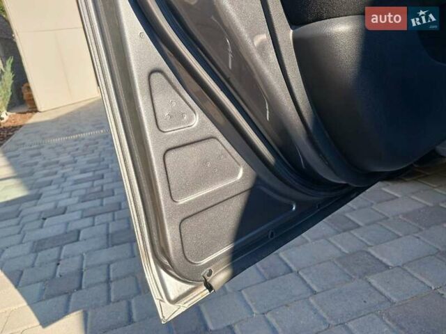 Серый Ниссан Лиф, объемом двигателя 0 л и пробегом 119 тыс. км за 7100 $, фото 30 на Automoto.ua
