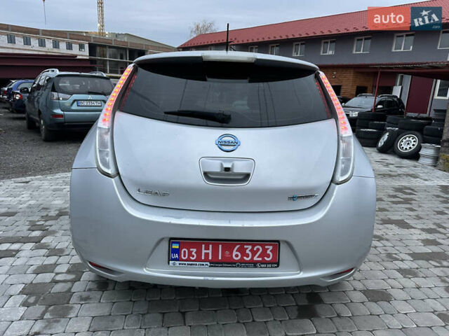 Серый Ниссан Лиф, объемом двигателя 0 л и пробегом 130 тыс. км за 5400 $, фото 6 на Automoto.ua