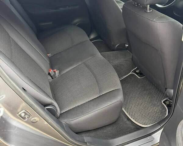 Серый Ниссан Лиф, объемом двигателя 0 л и пробегом 162 тыс. км за 7000 $, фото 7 на Automoto.ua