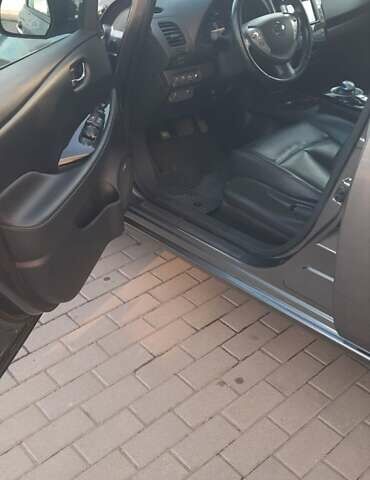 Сірий Ніссан Ліф, об'ємом двигуна 0 л та пробігом 93 тис. км за 8400 $, фото 12 на Automoto.ua