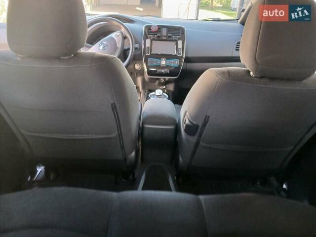 Серый Ниссан Лиф, объемом двигателя 0 л и пробегом 119 тыс. км за 7100 $, фото 12 на Automoto.ua