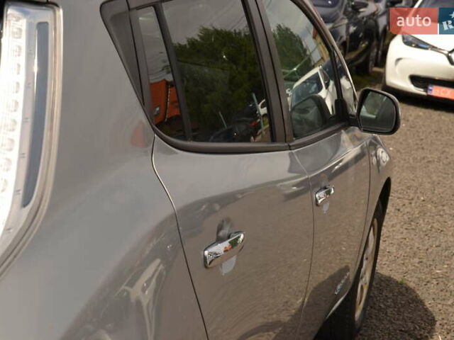 Серый Ниссан Лиф, объемом двигателя 0 л и пробегом 99 тыс. км за 6650 $, фото 16 на Automoto.ua