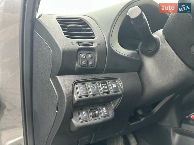 Серый Ниссан Лиф, объемом двигателя 0 л и пробегом 126 тыс. км за 7450 $, фото 12 на Automoto.ua