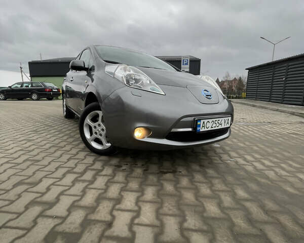 Сірий Ніссан Ліф, об'ємом двигуна 0 л та пробігом 132 тис. км за 6700 $, фото 2 на Automoto.ua