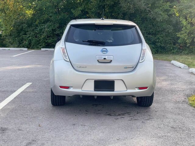 Серый Ниссан Лиф, объемом двигателя 0 л и пробегом 78 тыс. км за 2500 $, фото 4 на Automoto.ua