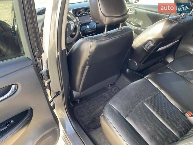 Сірий Ніссан Ліф, об'ємом двигуна 0 л та пробігом 131 тис. км за 7500 $, фото 13 на Automoto.ua
