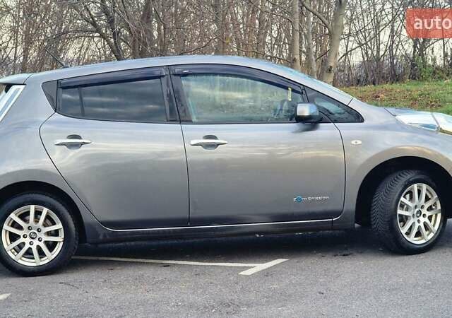 Серый Ниссан Лиф, объемом двигателя 0 л и пробегом 137 тыс. км за 7000 $, фото 6 на Automoto.ua