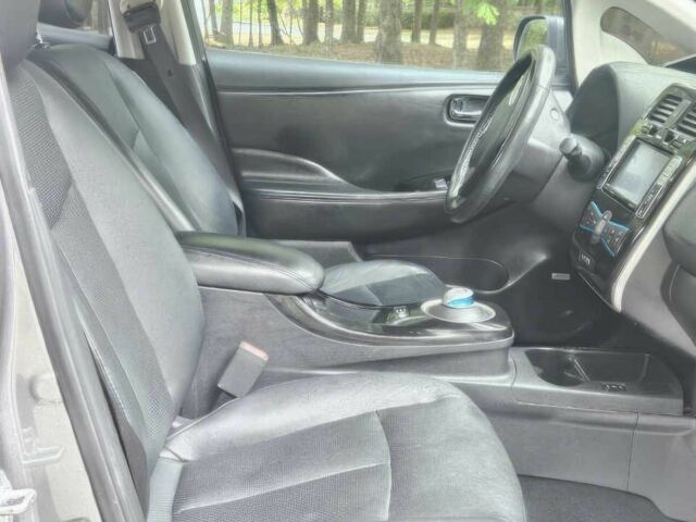 Сірий Ніссан Ліф, об'ємом двигуна 0 л та пробігом 70 тис. км за 2300 $, фото 8 на Automoto.ua