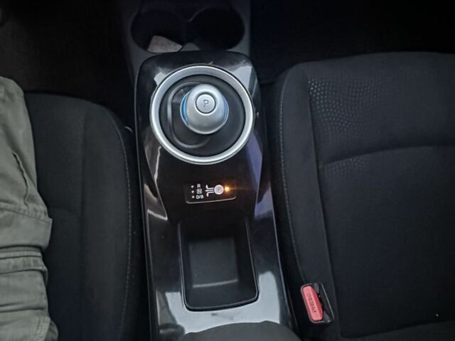 Серый Ниссан Лиф, объемом двигателя 0 л и пробегом 130 тыс. км за 6500 $, фото 13 на Automoto.ua