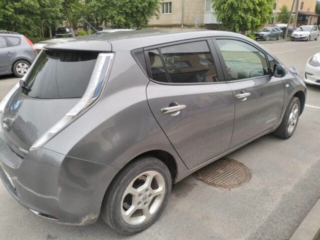 Серый Ниссан Лиф, объемом двигателя 0 л и пробегом 133 тыс. км за 8400 $, фото 3 на Automoto.ua