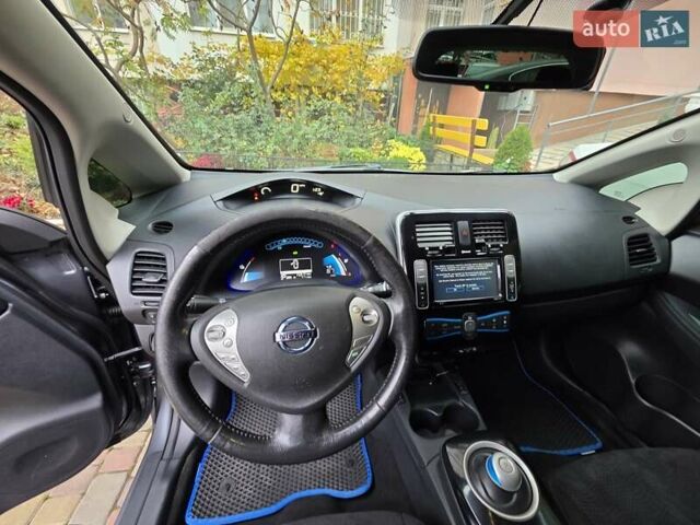 Серый Ниссан Лиф, объемом двигателя 0 л и пробегом 115 тыс. км за 8000 $, фото 13 на Automoto.ua